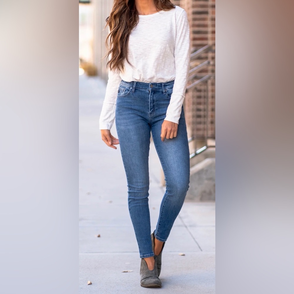Kan Can Women's Mid Rise Super Skinny Jeans